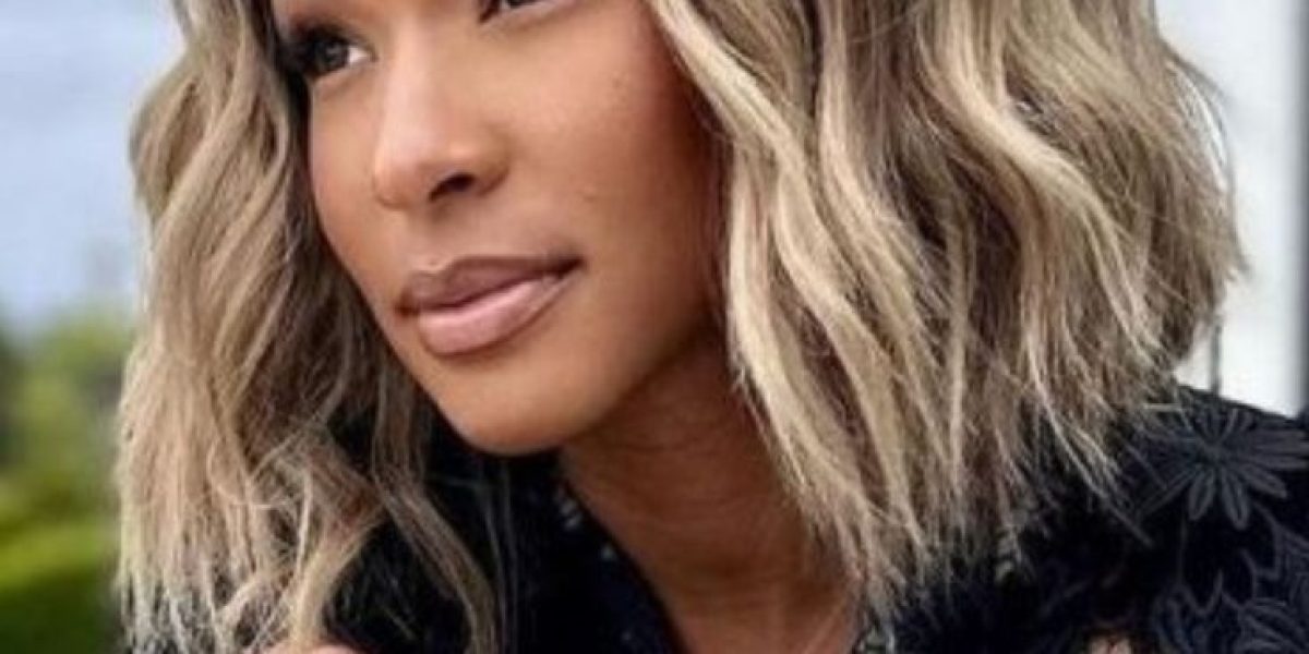 Wavy-Lob-in-Ash-Blonde