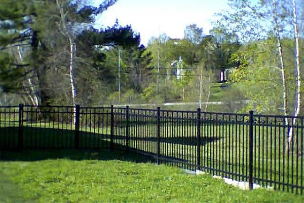 What-Makes-a-Reliable-Fence-Installation-Service-Stand-Out