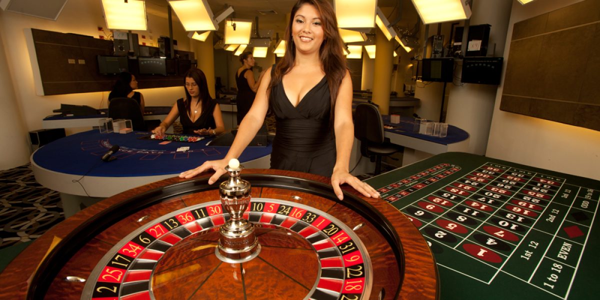 casino-roulette-dealer