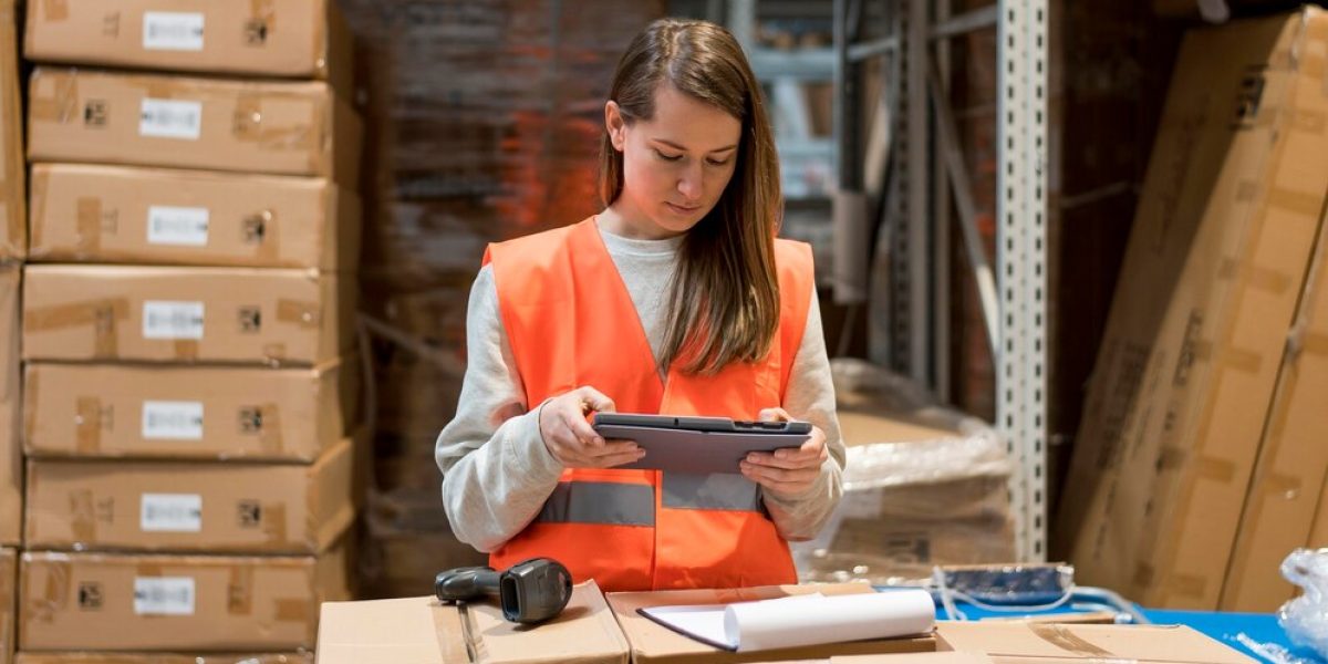 medium-shot-woman-with-tablet_23-2148902535